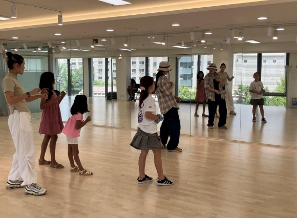 원밀리언 댄스스튜디오, 명동아트브리즈서 외국인 대상 일일 댄스특강 썸네일